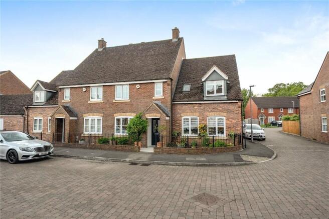4 bedroom semi-detached house for sale