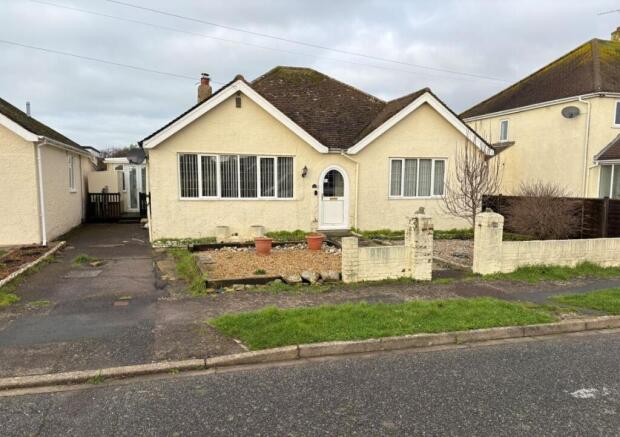 2 bedroom detached bungalow for sale