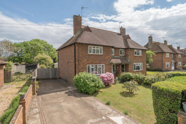 3 bedroom semi-detached house for sale