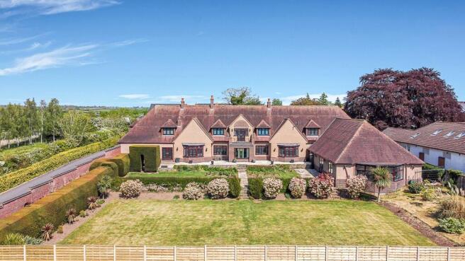 7 bedroom detached house for sale