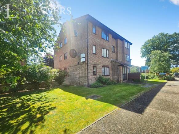 Studio flat for sale