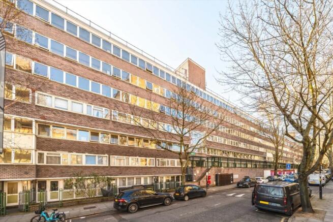 3 bedroom maisonette for sale