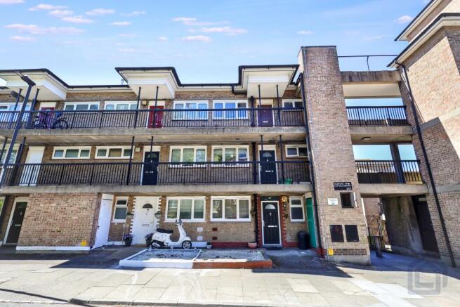 1 bedroom maisonette for sale