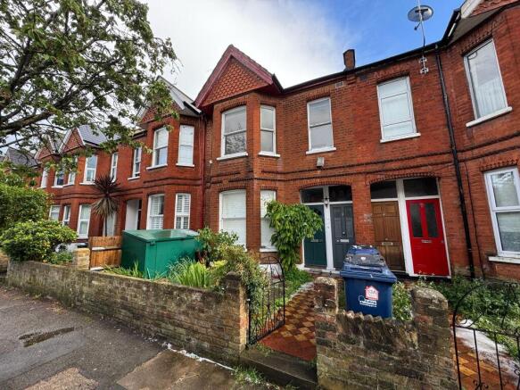 2 bedroom maisonette for sale