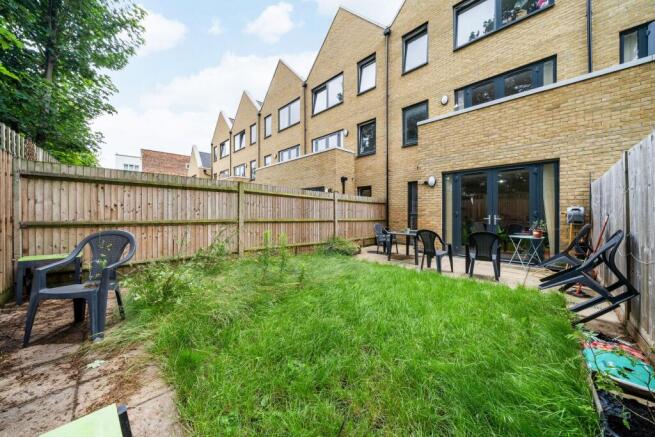 4 bedroom terraced house for sale
