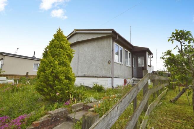 2 bedroom detached house for sale