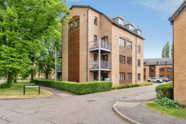 2 bedroom flat for sale