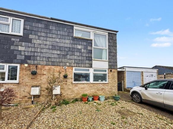 2 bedroom semi-detached house for sale
