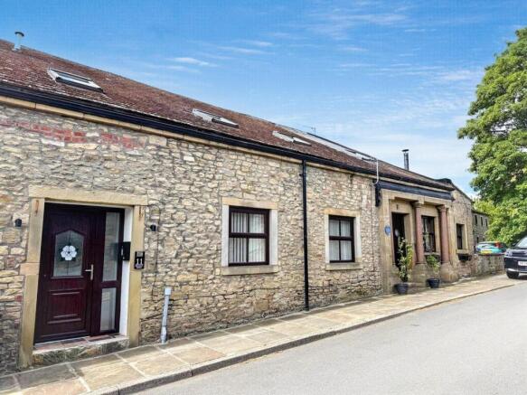 3 bedroom maisonette for sale