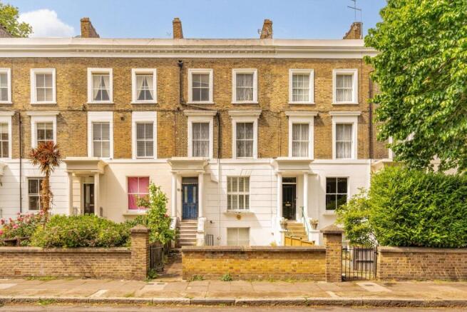 3 bedroom flat for sale