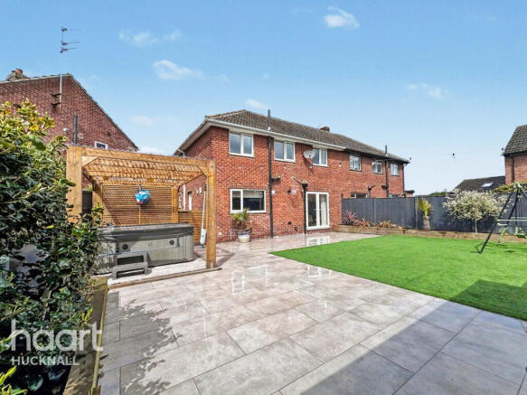 4 bedroom semi-detached house for sale