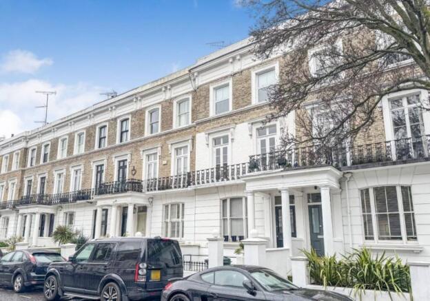 3 bedroom flat for sale