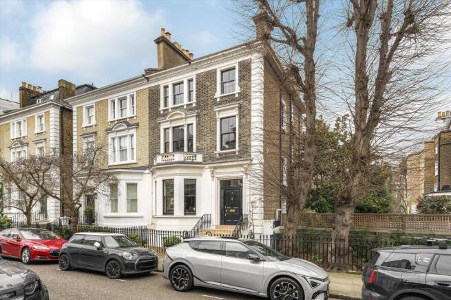 6 bedroom semi-detached house for sale