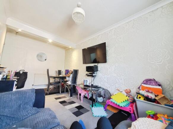 2 bedroom maisonette for sale