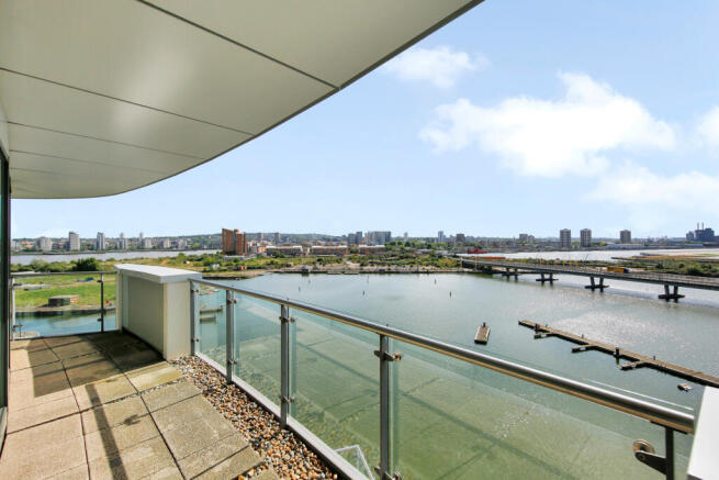 3 bedroom flat for sale