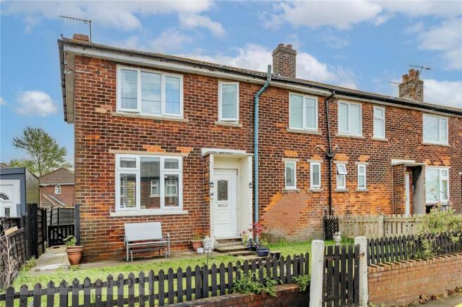 3 bedroom town house for sale