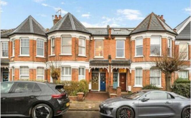 3 bedroom maisonette for sale