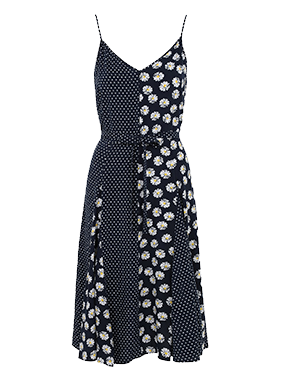 Make a statement with bold florals Make a statement with bold florals