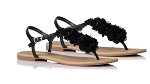Make a statement with bold florals Make a statement with bold florals