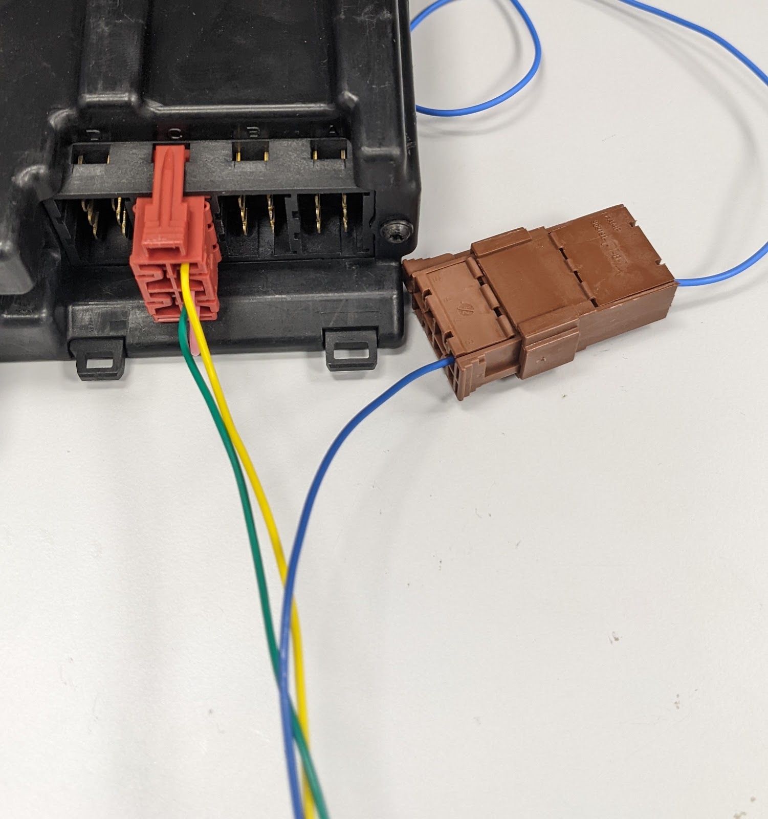 HRN-CL01S2 connected to HRN-URTACHO brown connector