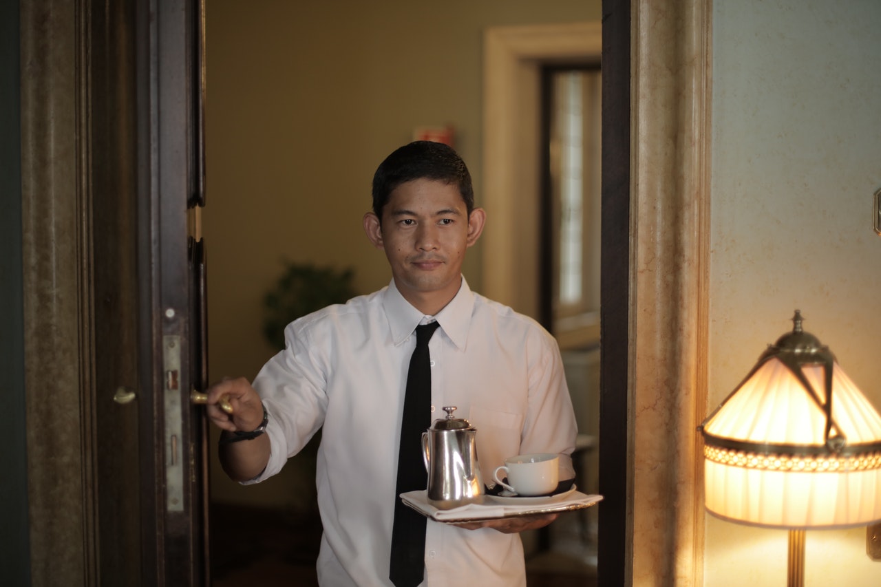 7 Best Ways to Optimize Room Service Sales - A Guide