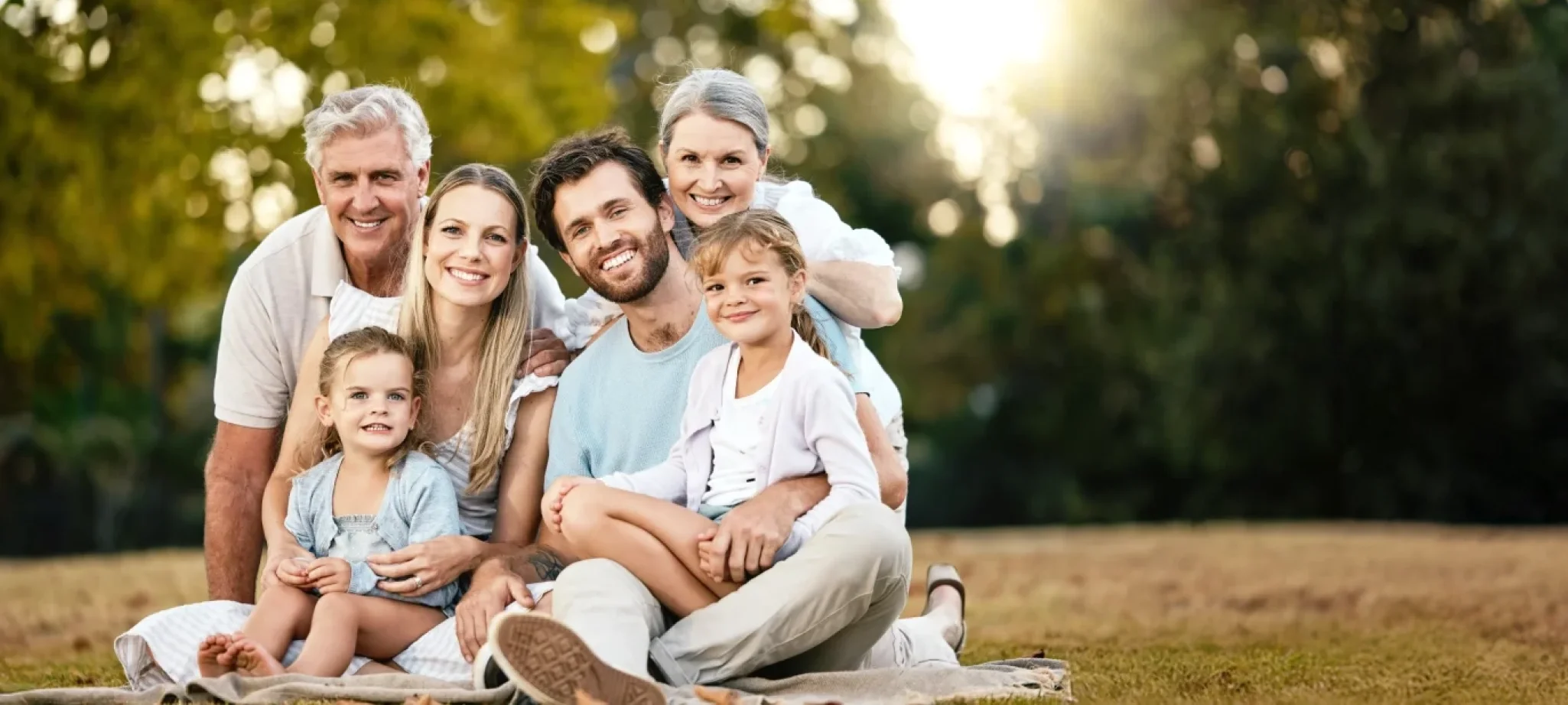 Familia reunida feliz