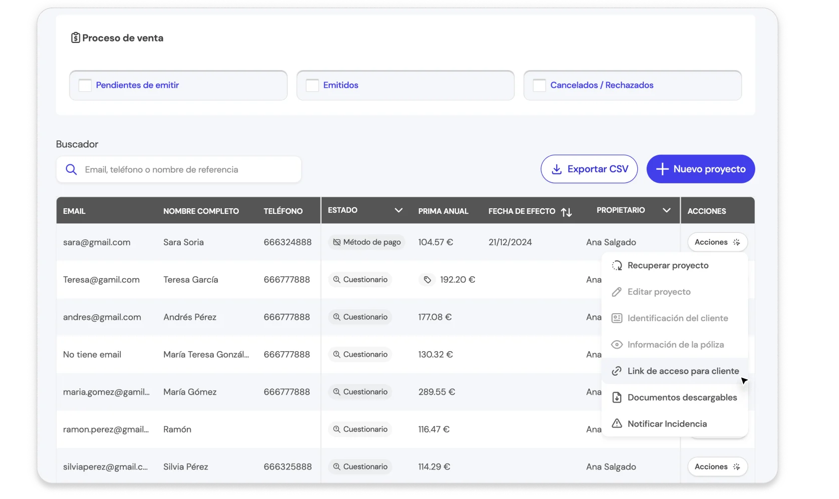 Paso 1: Accede en la página de Proyectos y Pólizas, localiza tu cliente, selecciona la opción 'Link de acceso al cliente' en el desplegable del menú de acciones.