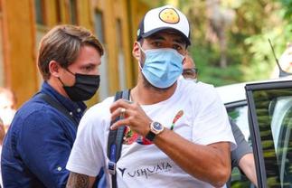 Barcelona's Luis Suarez accused of cheating to pass his Italian exam » GhBasecom™