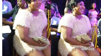 Xandy Kamel pregnant?- Shows baby bump in new video