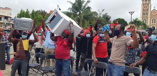 Used fridge importers to hit the streets if government fails to reconsider ban