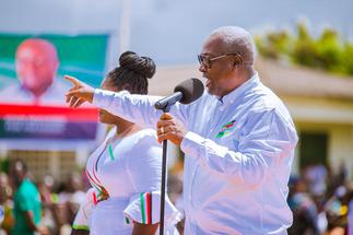 Mahama promises contractors