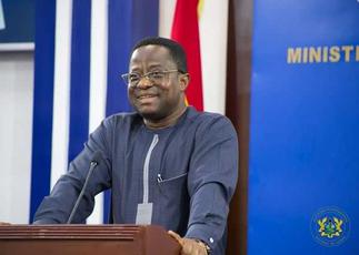 Akufo-Addo Describes Amewu As An Outstanding Minister