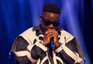 Sarkodie Earns Maximum Respect From Entertainment Pundits Across The World After His Killer Verse On Khaligraph Jones' Song- Watch Video » GhBasecom™