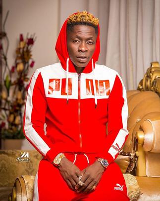 Shatta Wale the Newest Slay Queen in Town As He Forces Photographers to Overedit his Shots