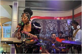 Ghanaians Bow To Efya's Greatness After Her Masterpiece On UTV » GhBasecom™
