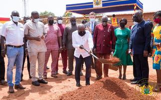 Akufo-Addo cuts sod for GHS5 million 'Ghana Award House'