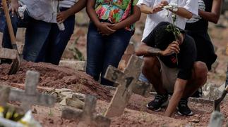 Brazil daily Covid deaths top 4,000 for first time