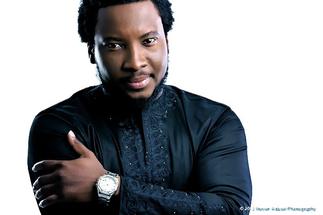 Ghanaians blast Sonnie Badu for selling 'Lions over Frogs' T-shirt at 100 dollars