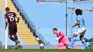 Ten-man Leeds beat Premier League leaders Man City