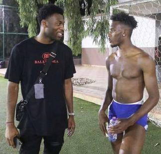 Hearts of Oak fan Hudson-Odoi meets Kotoko fan Fosu-Mensah in Accra
