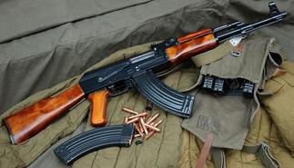 Gang shoot sporadically at Funeral, open fire at police but one shot