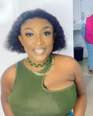 Recently Married Abena Moet Heavily Pregnant And Unable To Walk