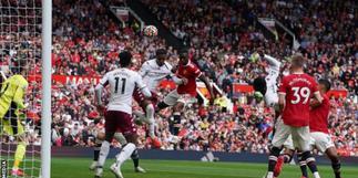 Man Utd beaten by Aston Villa as Fernandes misses 93rd-minute penalty