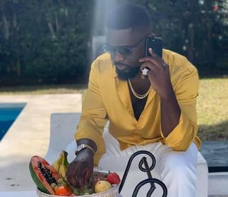 Sarkodie shopped, connected young artistes to influential people in UK