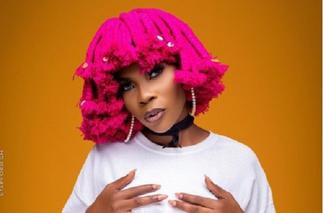 An artiste should be identified easily