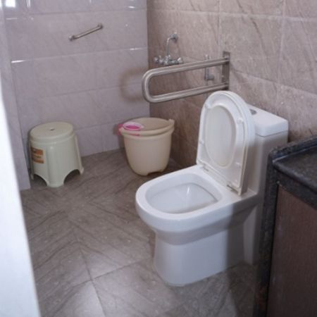Bathrooms with Grab Bars