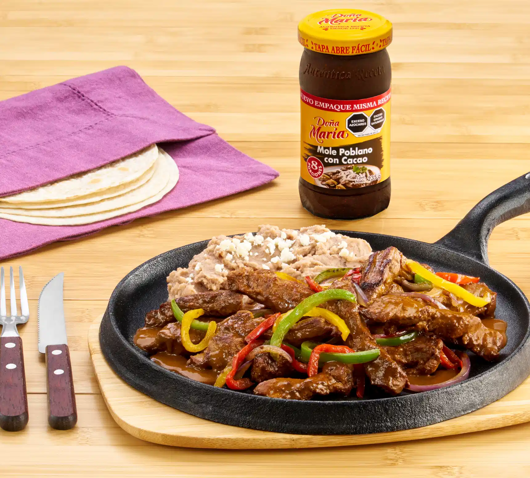 recipe Fajitas norteñas bañadas en mole poblano Doña María® image