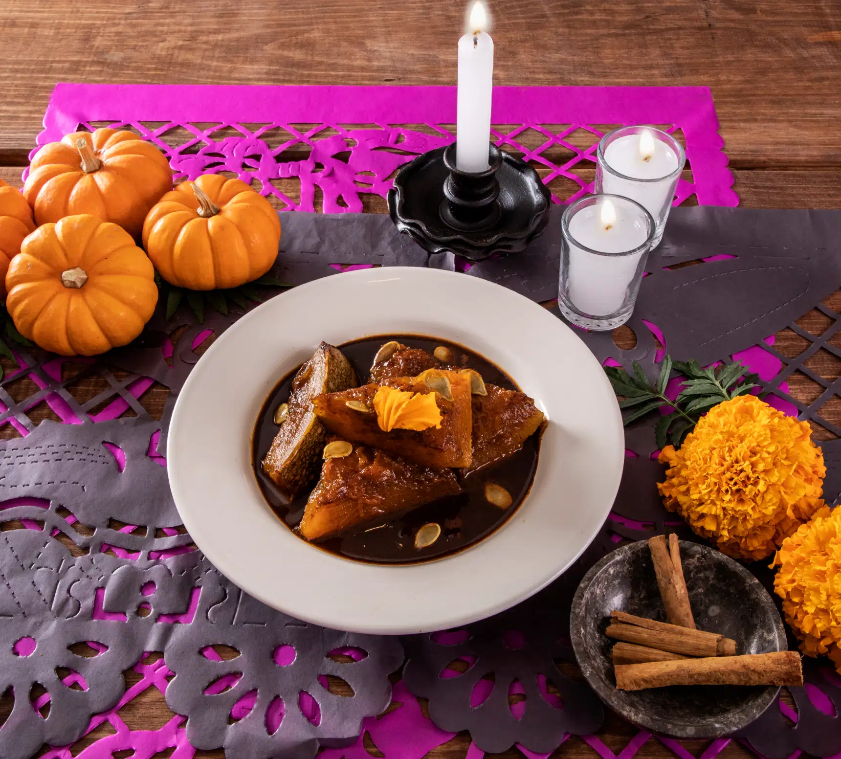 recipe Calabaza en taza con mole y nuez image