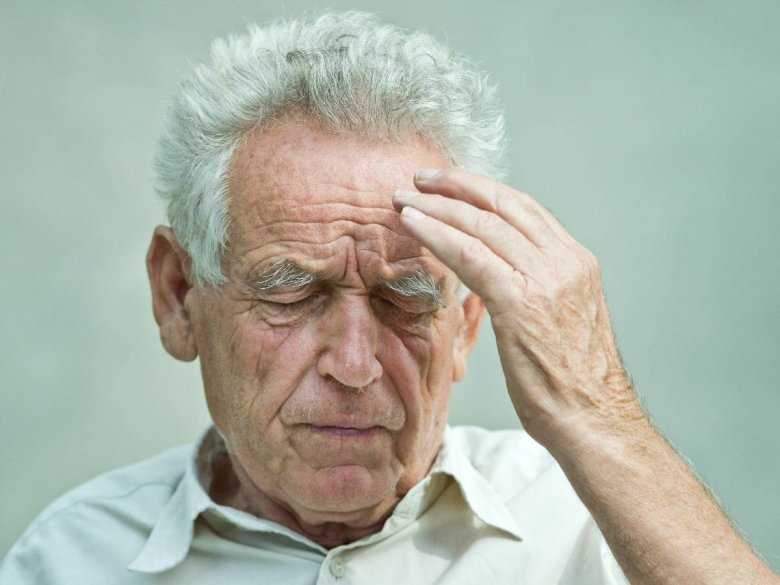 Häufiger Schwindel bei Senioren - Was kann die Ursache sein?