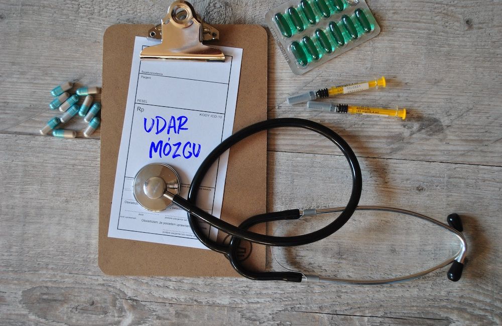 Udar u seniora - niezbędne informacje dla opiekuna osoby starszej